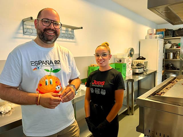 Ayer comenzó el curso de Smash Burger impulsado por la Concejalía de relaciones con la Ciudadanía
