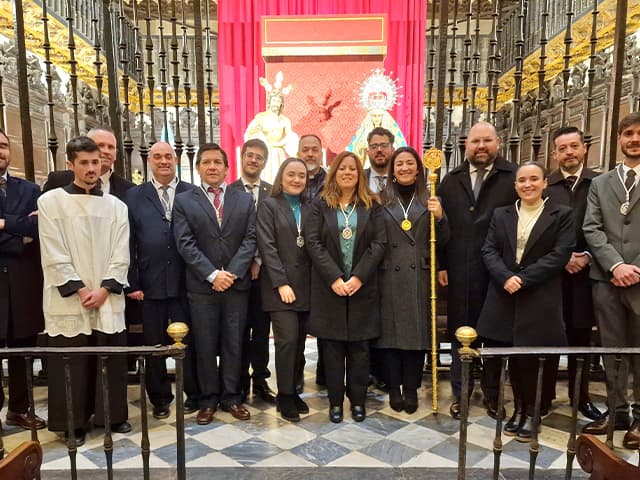 La Junta de Gobierno de la Hermandad del Resucitado toma posesión en la Basílica