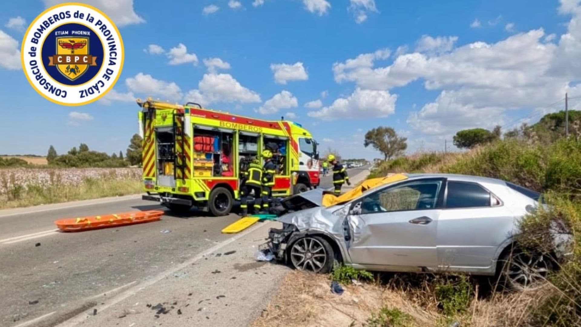 Dos personas trasladadas al hospital tras un choque frontal en la carretera Jerez-Rota