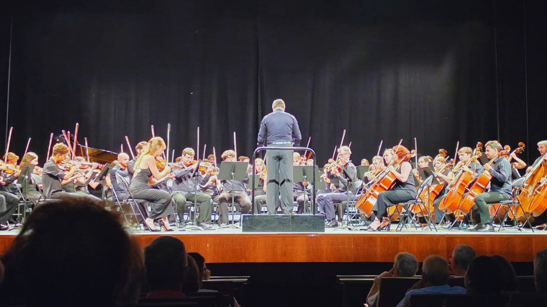 El Muñoz Seca se llena de talento joven con el X Encuentro Orquestal "Cádiz Suena"