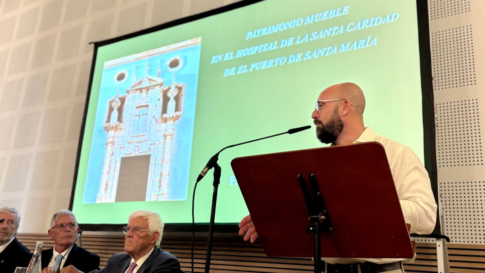 La rehabilitación del Hospital San Juan de Dios cobra protagonismo en la presentación del libro de González Luque