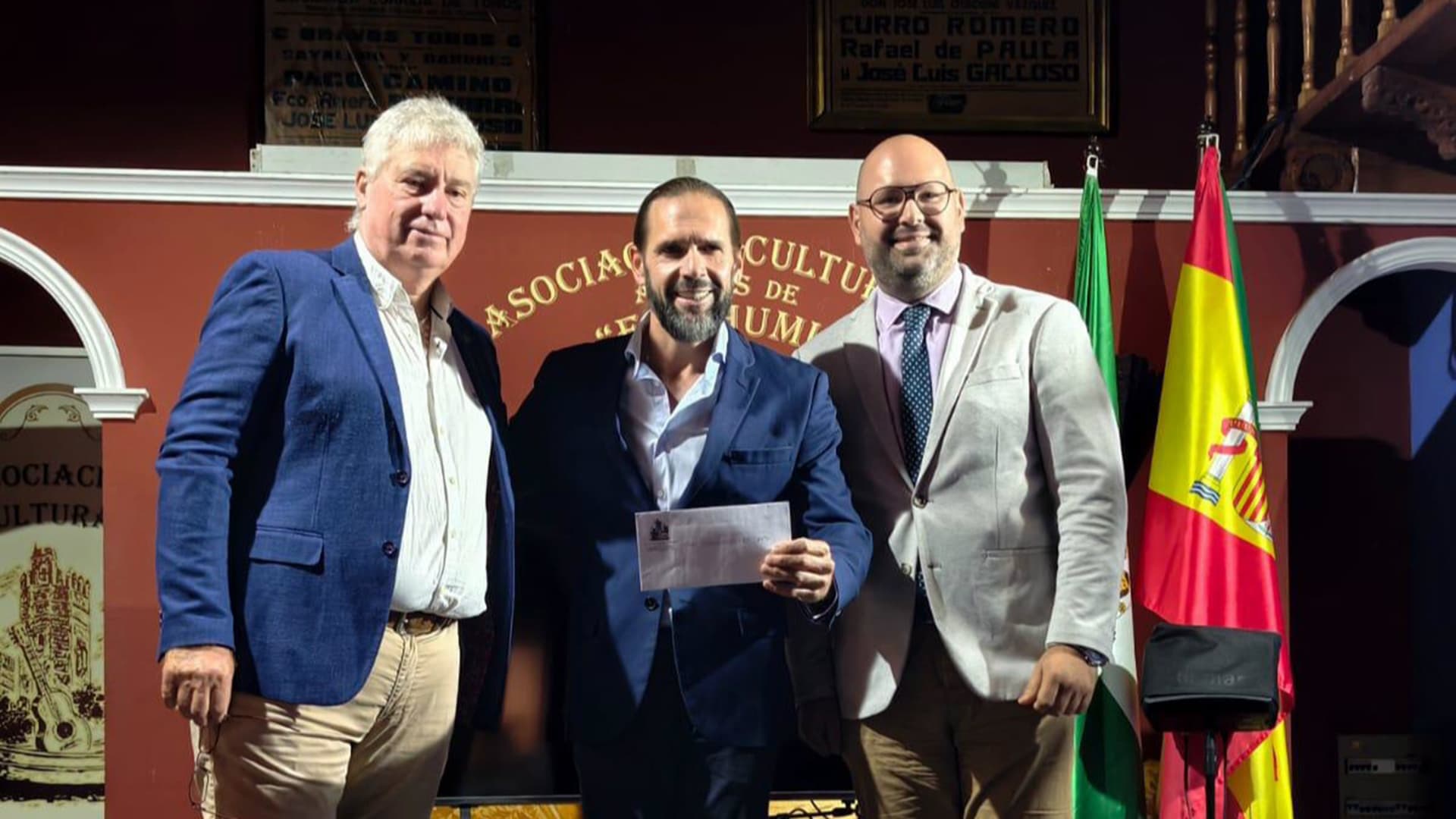 La Asociación Cultural Amigos del Chumi reparte entre ocho entidades sociales la recaudación de su segundo ciclo flamenco