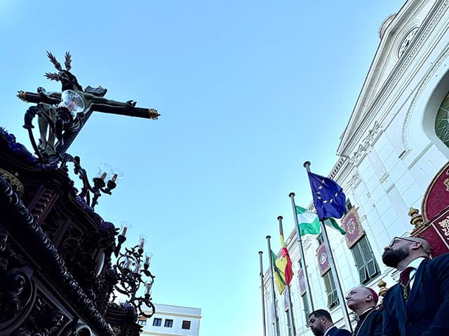 El Puerto vive una Semana Santa histórica con todas las hermandades en la calle y una ciudad llena de vida
